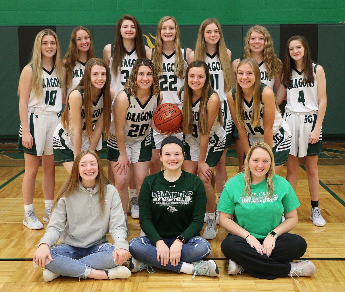 To say I’m proud is an understatement..... huge TEAM W tonight at Notre Dame! 💚🏀💯