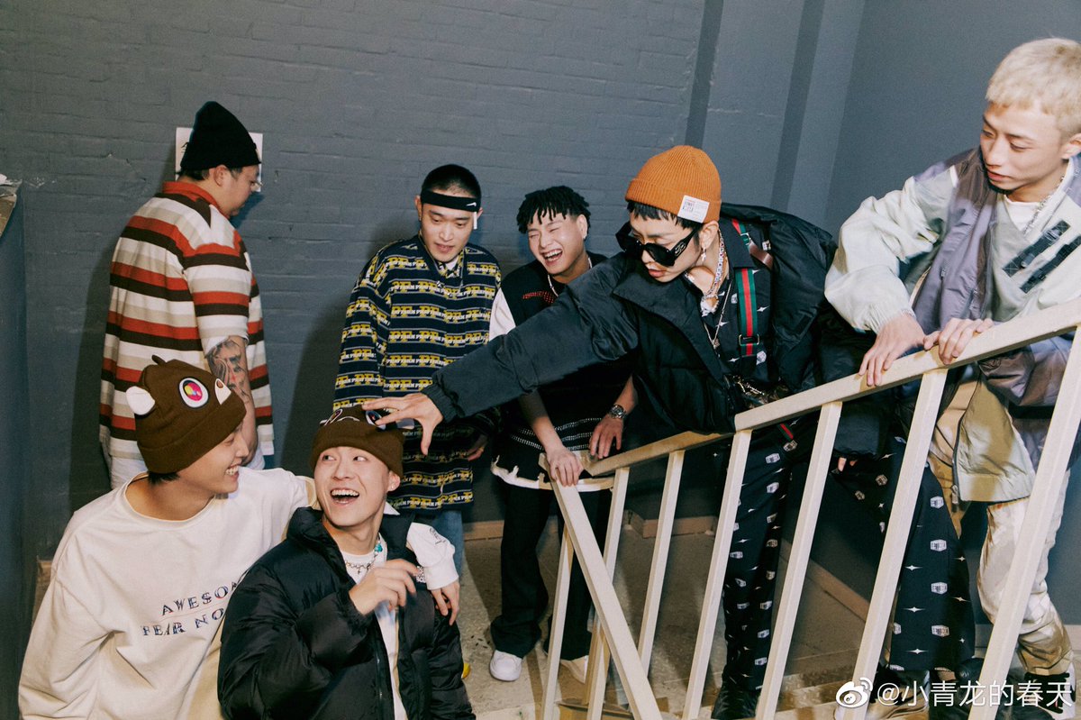 chinese__rapper's tweet photo. #CyanDragon weibo update 18/1/21
[Trans]
和兄弟们短暂一聚特别开心！一切都没变！❤️❤️ 
Hé xiōngdìmen duǎnzàn yī jù tèbié kāixīn! Yīqiè dōu méi biàn!
สนุกมากที่ได้พบปะกับพี่น้องของฉัน!  ไม่มีอะไรที่เปลี่ยนแปลงไปเลย! ❤️❤️

#เรียนจีนไปหวีดผู้ไป #WatchMe #TSong #WillT #CJ #DoubleC #VOB https://t.co/ImbP7bQIBV