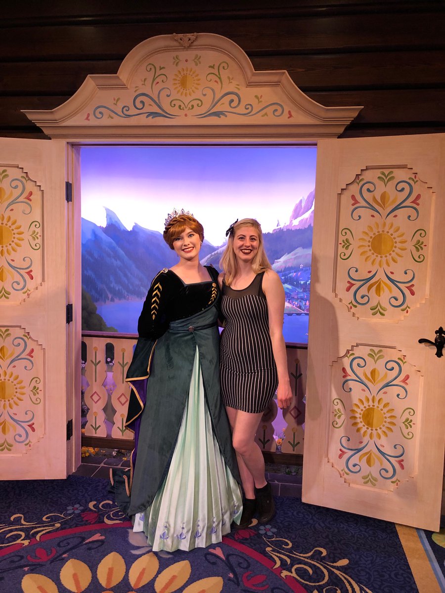 DwnThRbbitHole's tweet photo. Disney bounded as Jack Skellington. I was the only adult in line w/out children to meet Elsa &amp; Anna💙🤍 and had just chugged a margarita before😅 https://t.co/uc7J5qiGLw