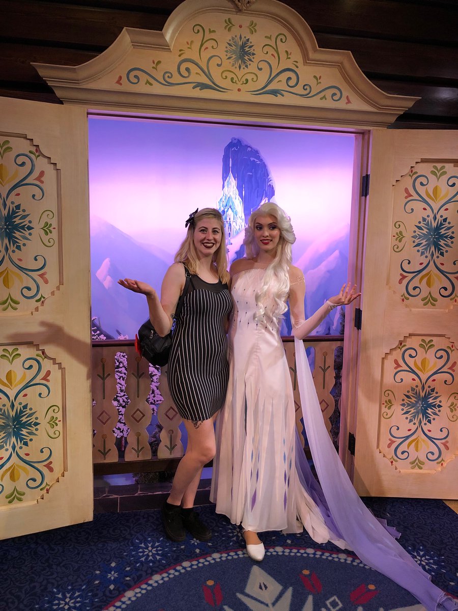 DwnThRbbitHole's tweet photo. Disney bounded as Jack Skellington. I was the only adult in line w/out children to meet Elsa &amp; Anna💙🤍 and had just chugged a margarita before😅 https://t.co/uc7J5qiGLw