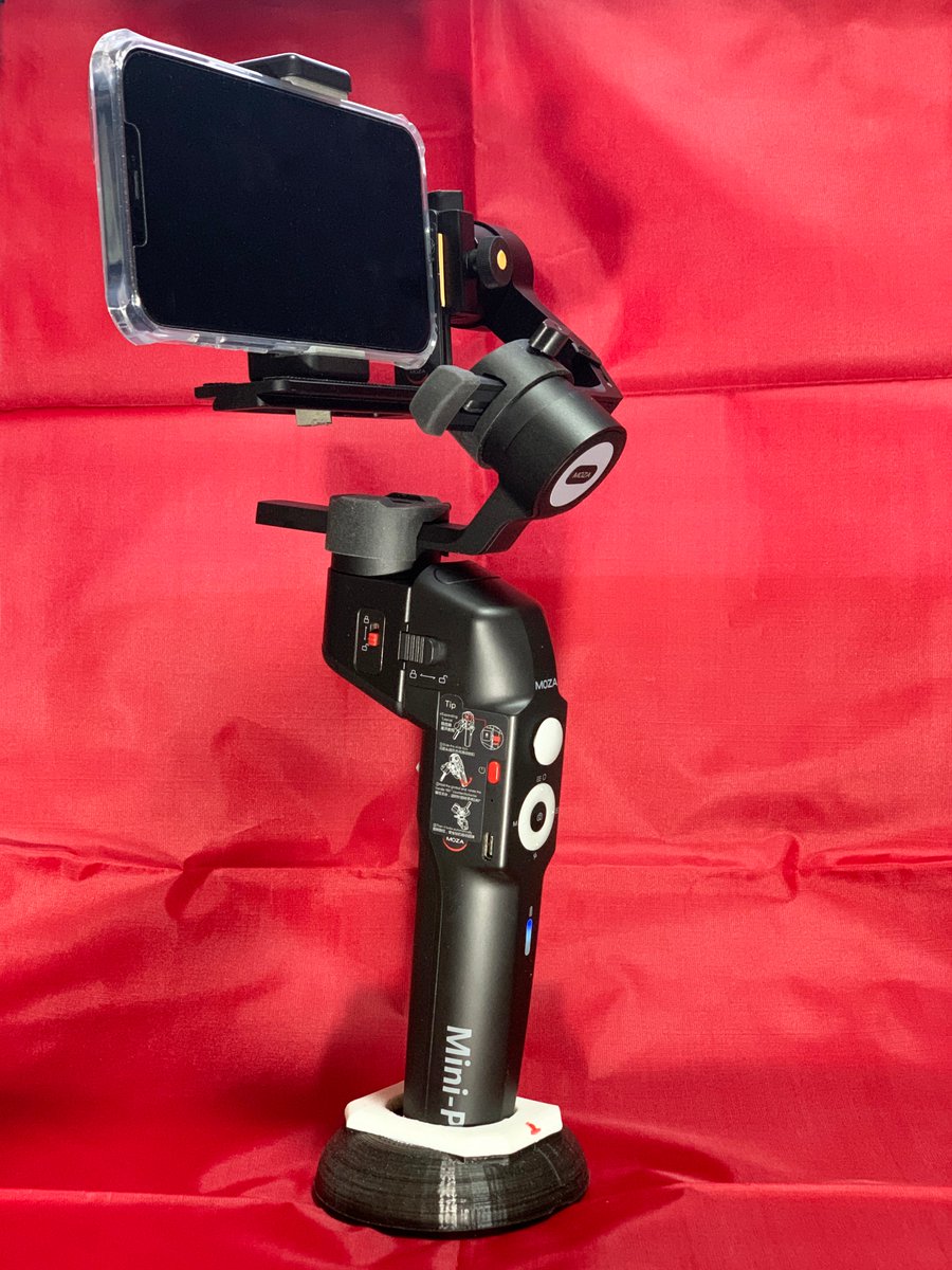 intertechkawa's tweet photo. 二年前に自作した #OsmoMobile2平置きマウント・・・形状ほぼ同じだった。少しの面取りしたら共有できた。「1/4ネジ」穴も長穴にした。
#ジンバル #Gimbal #Gudsen #MOZA #Mini_P #DJI #OsmoMobile2 #3Dプリンター #スマホ動画 #smartphonevideo #スマホ動画編集 #smartphonevideoediting https://t.co/eZVgttTCwY