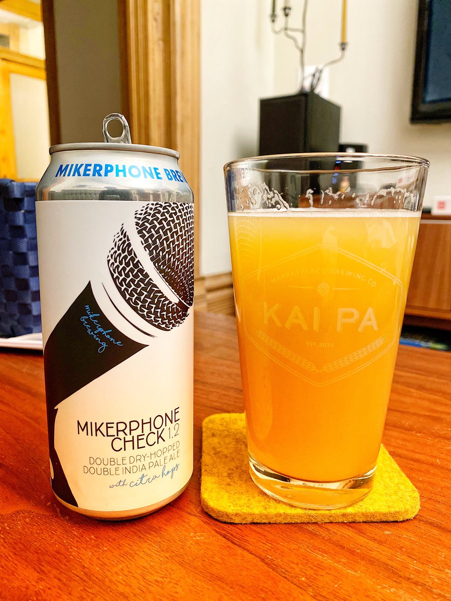 First dip for the #KaiPA glass. This is the kind of mic @kairyssdal needs for Economics on Tap. @Marketplace @mollywood #mikerphonebrewing #makemesmart