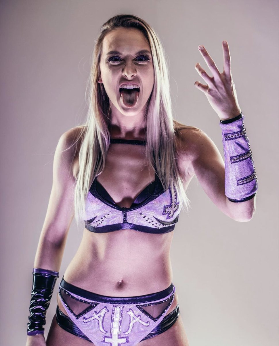 WWNSHINE's tweet photo. 🚨 Match Announcement!🚨

This weekend at #SHINE66, we have several debuting talents! First up:

“The Soul-Devouring Egyptian Queen” @Sahara_007 takes on “The Ava-Taker” @AvaEverett_!

Tickets &amp; Info at https://t.co/jCMCPl04Jg
Watch LIVE on https://t.co/zPV8lOqTEW https://t.co/U2sF7jLlOG