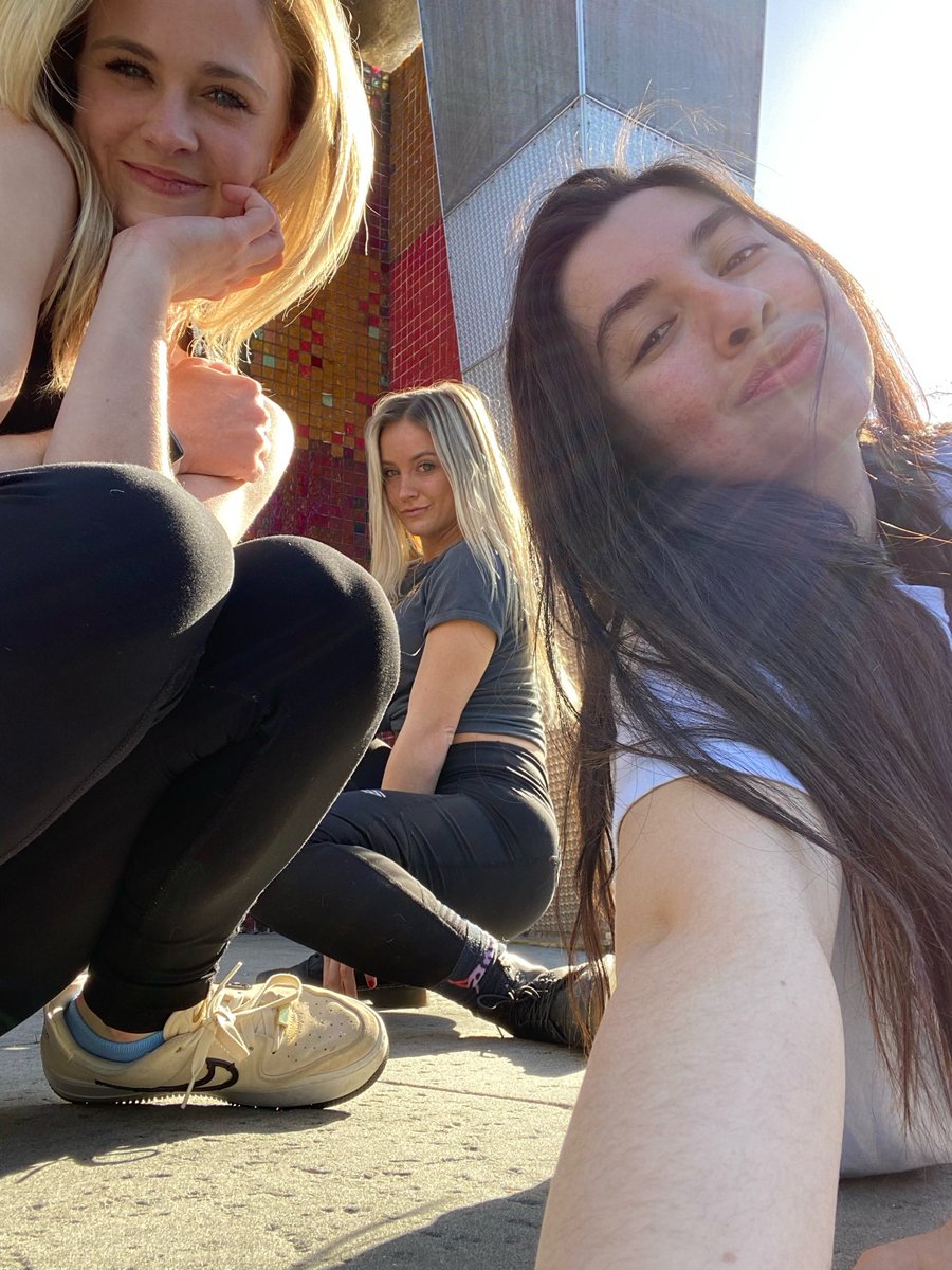 nbrocato1996's tweet photo. I ❤️ Nola almost as much as I ❤️ my roomies https://t.co/61gwo7zZvk