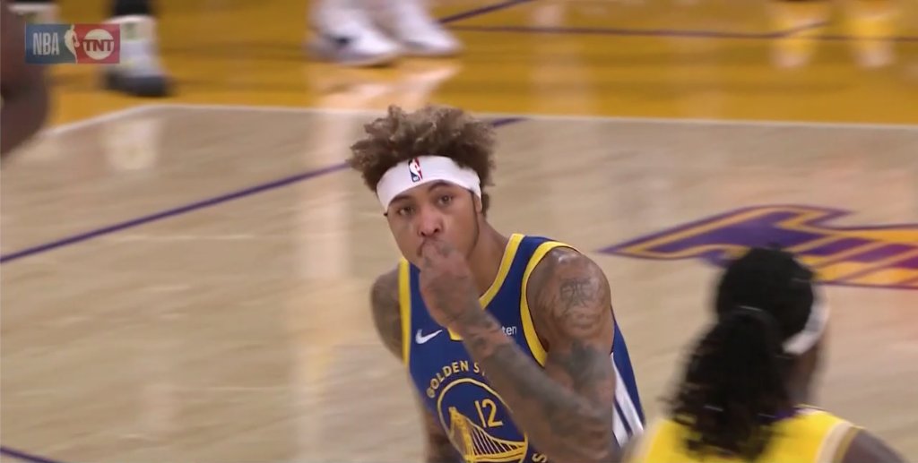 SportsCenter's tweet photo. Kelly Oubre got T'd up for blowing a kiss 😅 https://t.co/vvyI1iufaF