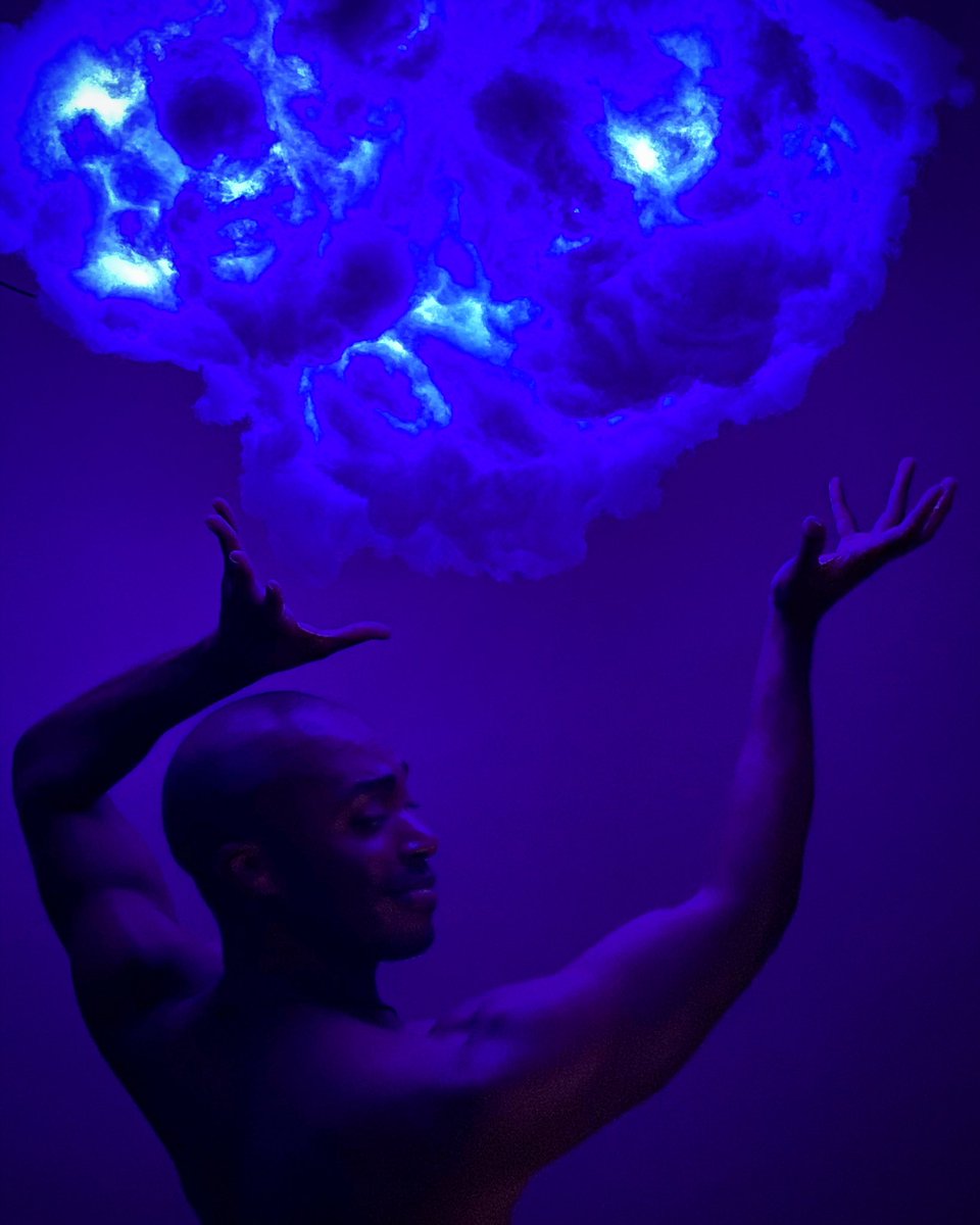 bluboy4ever's tweet photo. ⚡️🌩🌩 #cloudlamp #gay #blackgay https://t.co/aBPq5eBXH3