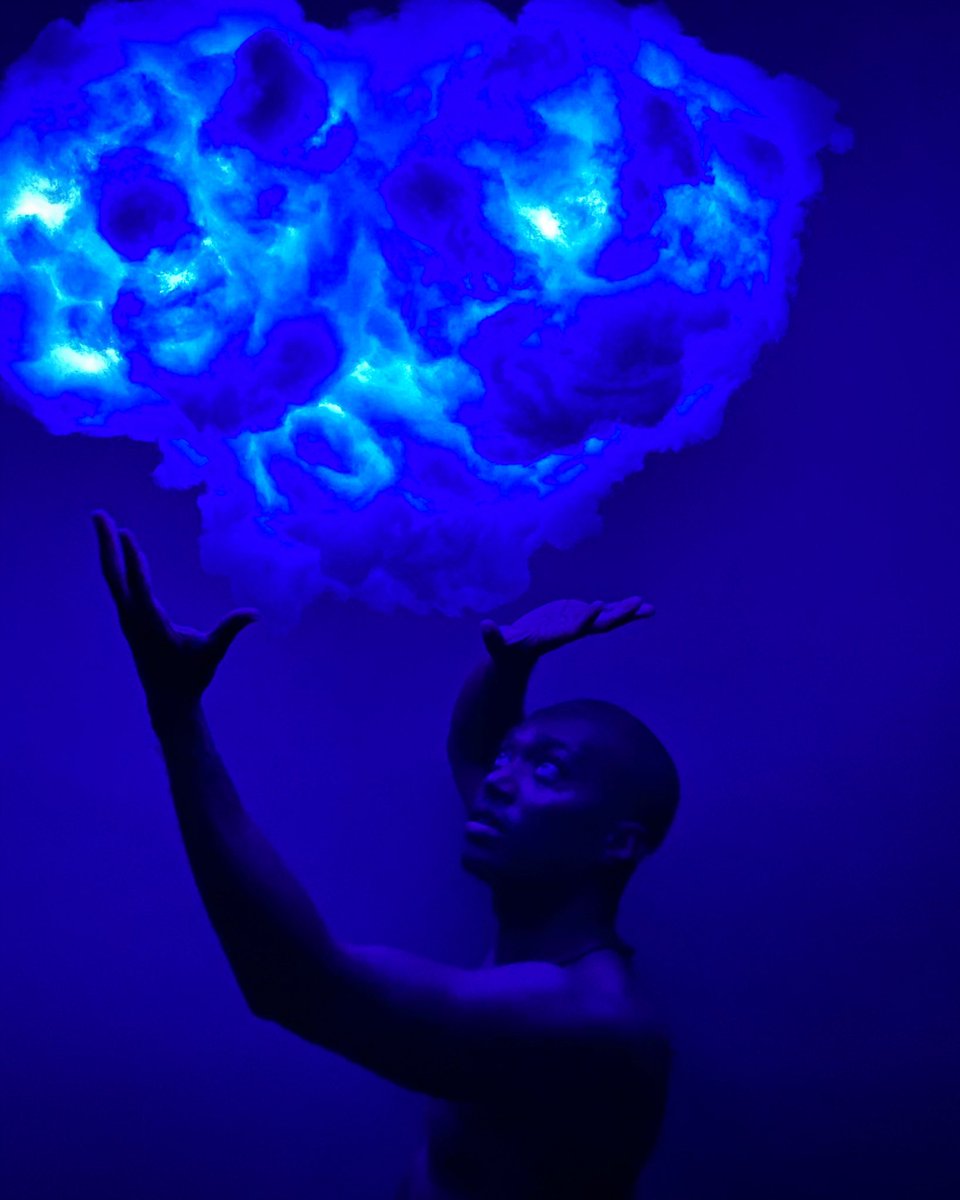 bluboy4ever's tweet photo. ⚡️🌩🌩 #cloudlamp #gay #blackgay https://t.co/aBPq5eBXH3