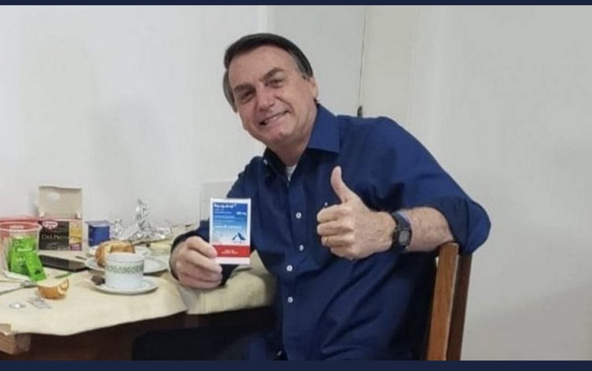 Boscardin's tweet photo. Verdade que Bolsonaro apagou as fotos dele promovendo cloroquina? Cs tem aquela da ema aí? https://t.co/LkmJ4SSGPU