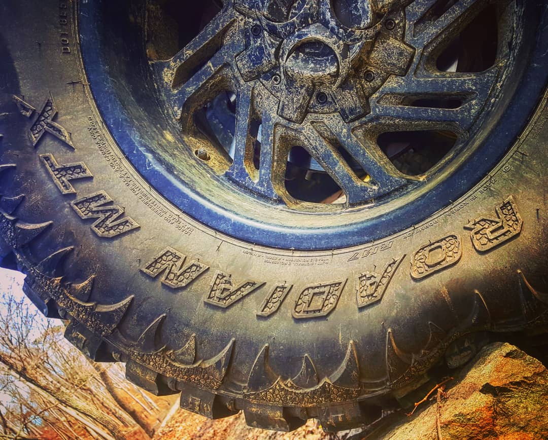 RootOneSix's tweet photo. #TireTuesday! Wrapping, gripping & crawling over obstacles is what makes the #RoadianMTX a true trail performer. Set that rig up right! Choose @nexentireusa
βͺβͺβͺβͺβͺβͺβͺβͺβͺβͺβͺβͺ
Subscribe to the #RootOneSixGrind #Podcast.Β Link in our profile ππ
#JeepMafia #OffRoad https://t.co/XRYiBapgnN
