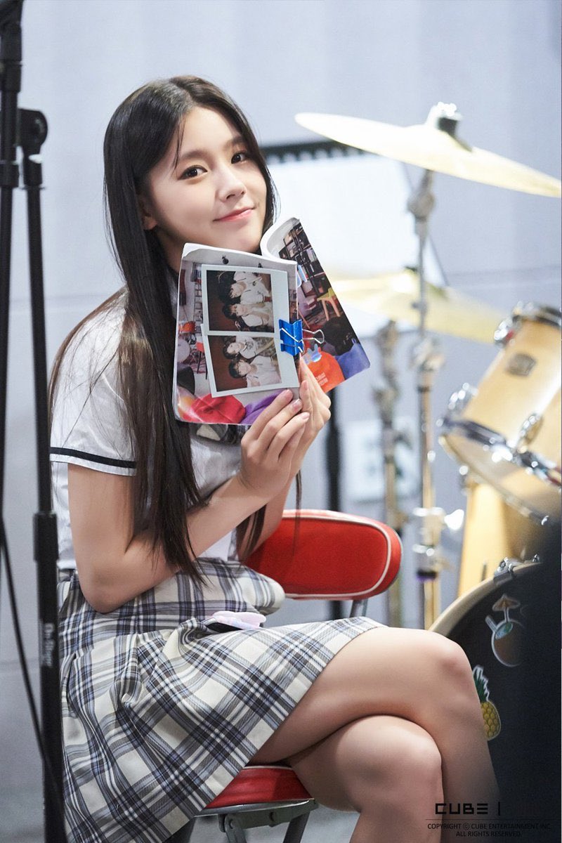 cmyyeon's tweet photo. #⃞라면 The wait has end, today is the premiere of ‘𝐑𝐄𝐏𝐋𝐀𝐘’ <리플레이> #ReplayWithMIYEON . The Online Showcase will airing at  4:50 PM KST on LIKE THAT YouTube Channel:  🖇https://t.co/DAAmy9oAr3
⠀⠀⠀⠀⠀⠀⠀⠀ https://t.co/r5fH25UGd4