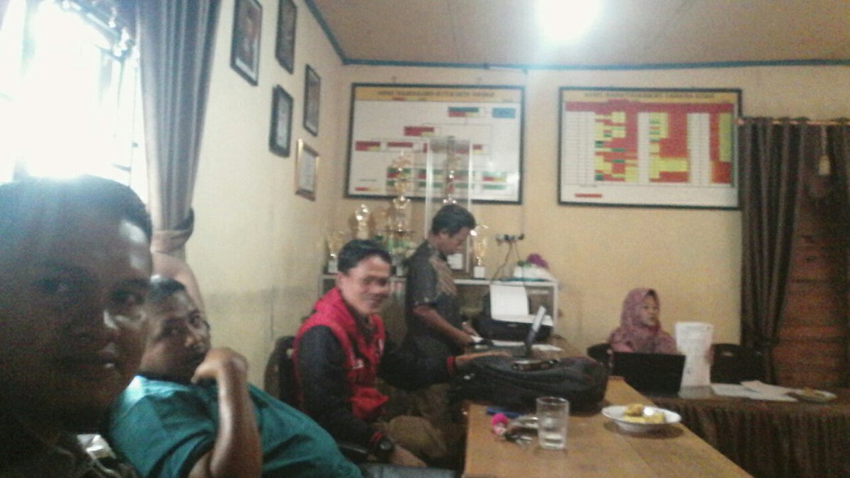 Bersama pemdes sekancing ilir kec tiang pumpung kab merangin jambi,,, sosialisasi SDGs,, <a href="/jokowi/">Joko Widodo</a>  <a href="/halimiskandarnu/">ABDUL HALIM ISKANDAR</a>