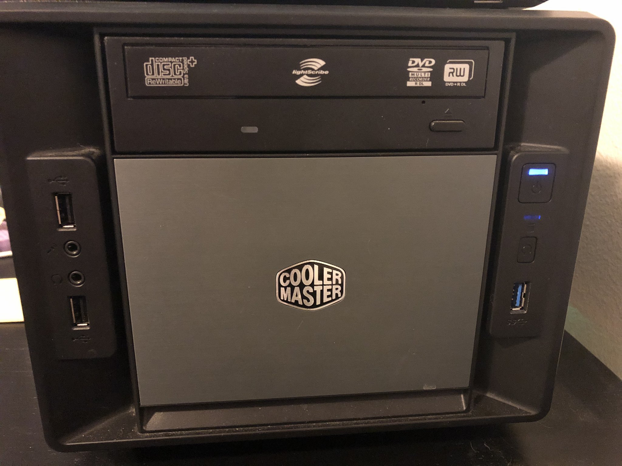 vijandigheid Tientallen Derde Karl on Twitter: "I just installed a lightscribe DVD drive in my gaming PC. It was the only functioning SATA optical drive in the house, as my blu-ray drive finally died and vijandigheid Tientallen Derde Karl on Twitter: "I just installed a lightscribe DVD drive in my gaming PC. It was the only functioning SATA optical drive in the house, as my blu-ray drive finally died and