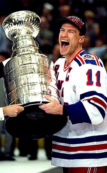 Happy 60th Birthday Mark Messier. Thank you for making the greatest sports moment of my life come true. 