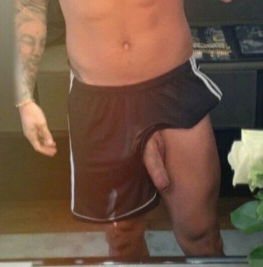 PackDeFamosos1_'s tweet photo. acá está el pack de Maluma#pack #packfamosos #packmaluma #Maluma https://t.co/HB3T0OQcv4