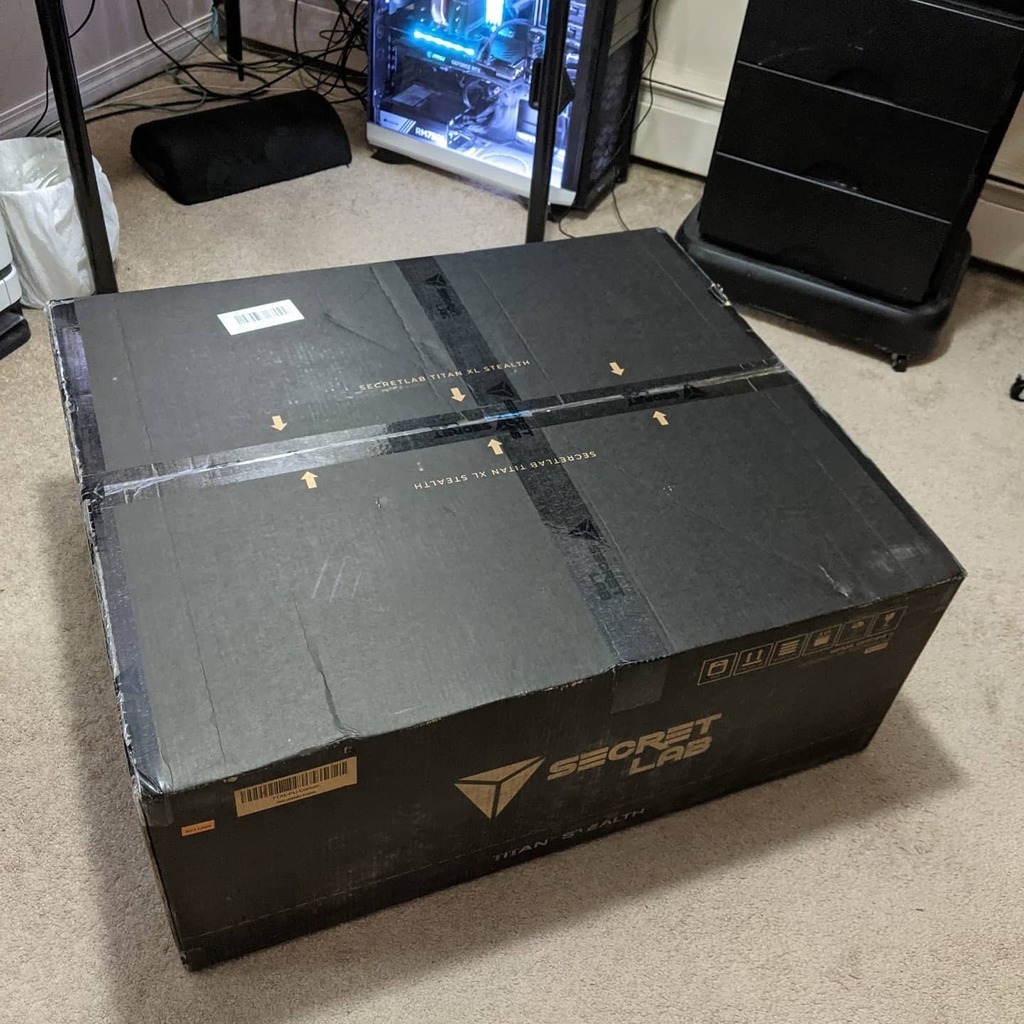 tehJoshie's tweet photo. #christmaspresent finally came. It's big, it's black! It's the #secretlabs #titanxl chair. 
Unboxing and assembly going on live in 40ish minutes on https://t.co/aeZx6Umxwf. 
#happymonday https://t.co/G5BFvu2Z2U https://t.co/Zkaf2kt34I