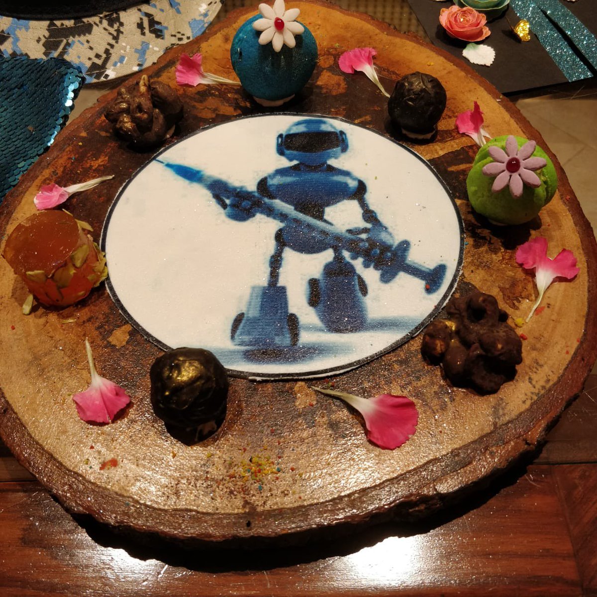 simplystuts's tweet photo. Celebrated extremely memorable anniversary @tajfortaguada. whole experience was overwhelming-full of surprises from staff members Abigail and Sonu ;from handmade personalised cards to cake n cocktail, - your hospitality &amp;warmth is beyond words can express😘🙏 https://t.co/oso5IjUUWq