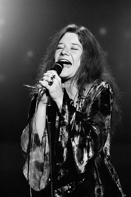 19:01 : Happy 78th birthday to the little girl blue, Janis Joplin! 