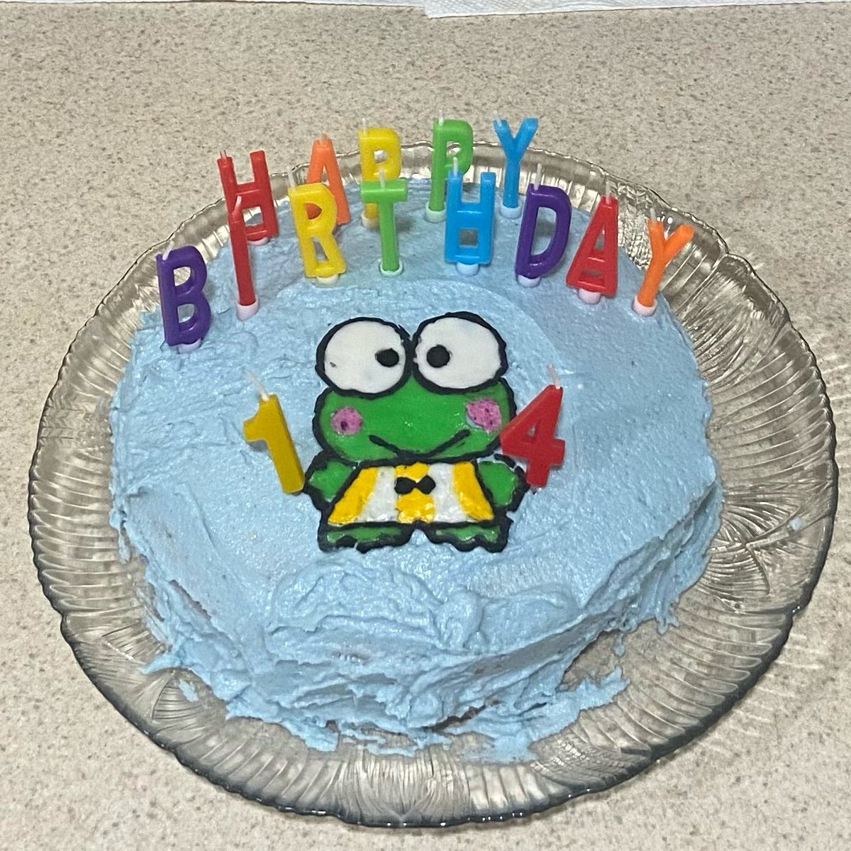 olixhoney's tweet photo. made my little sister a keroppi cake for her birthday! she loved it!! https://t.co/feYjXN4e6Y