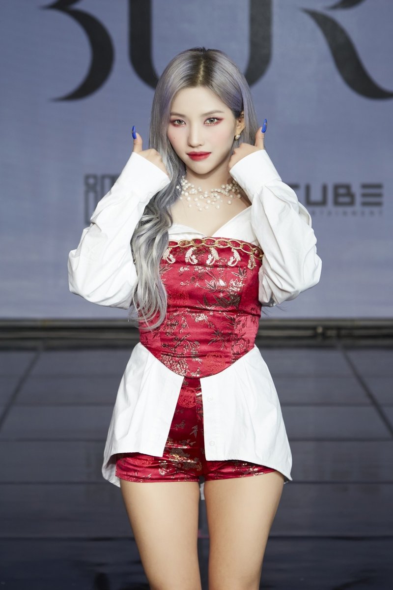 Соен 2023. Soyeon hwaa. Gidle hwaa. Чон соён 2023. Соен Джи айдол.