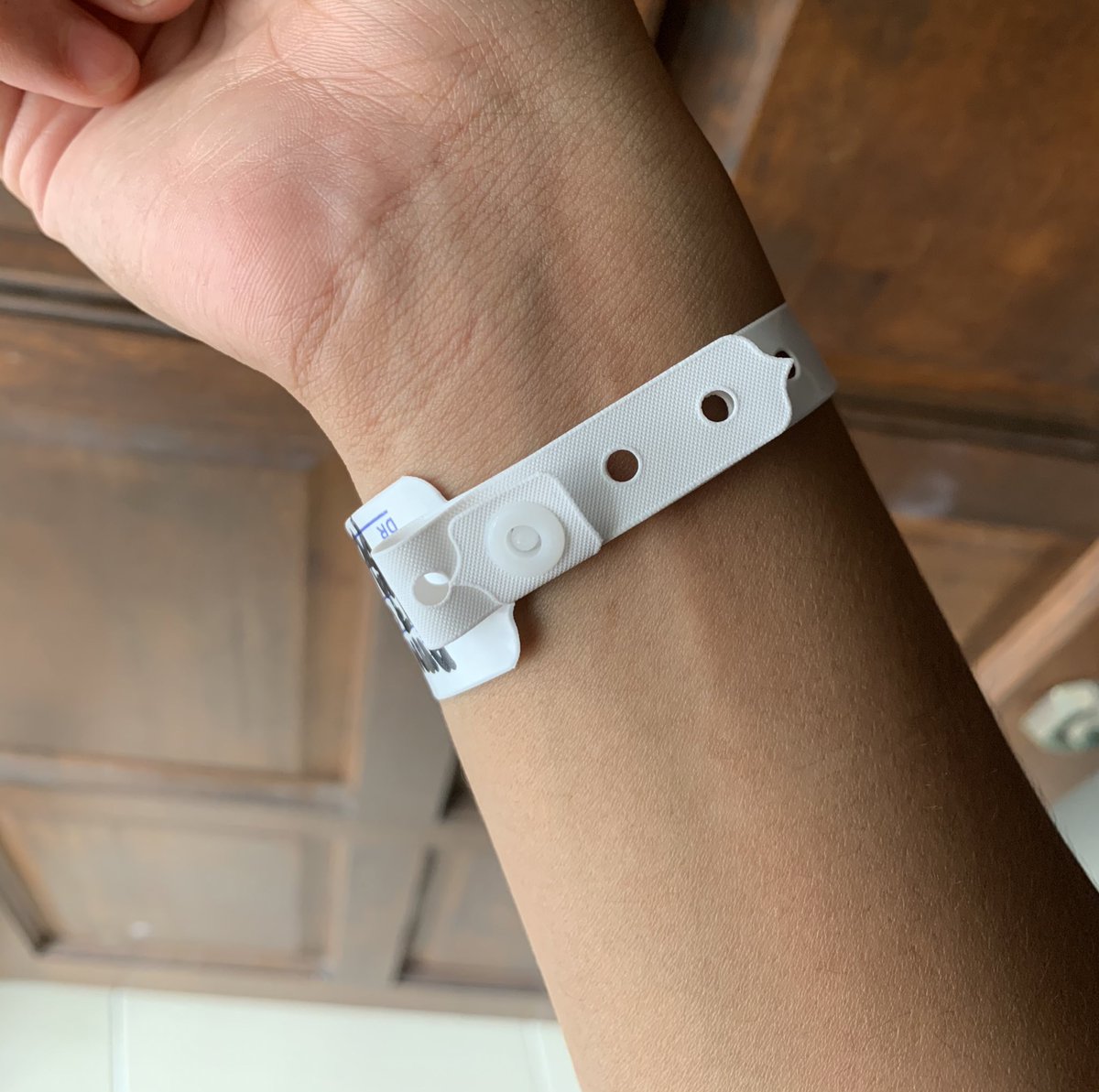 At this point, the virus’ alrdy amidst us. Sesiapa sahaja boleh +ve Covid.Mak aku disahkan +ve pada Jumaat lepas & telah dibawa ke MAEPS Serdang.Satu je nak pesan, if ada close contact @ hilang deria rasa & bau, BUAT TERUS PCR! Result RTK mak aku mulanya -ve, buat PCR +ve 