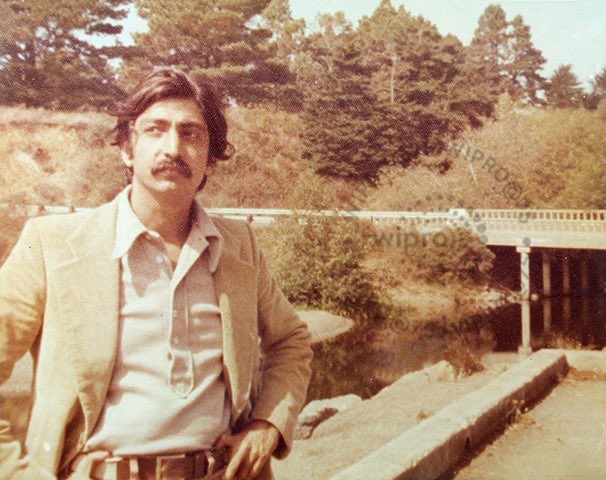 naukarshahi's tweet photo. प्रेमजी के बेटे व @Wipro चेयरमैन @RishadPremji ने कंपनी के 75 साल पूरे होने पर कहा है कि मेरे पिता ने 21 वर्ष में वनस्पति की स्थापना की, 53 साल में दुनिया के बड़ी कंपनी के मुकाम तक पहुंचाया पर खुद साधारण रहे। मैंने उनसे सीखा कि सफलता को सर पर सवार न होने देना
#75YearsofWipro https://t.co/qrpl1sWDsU