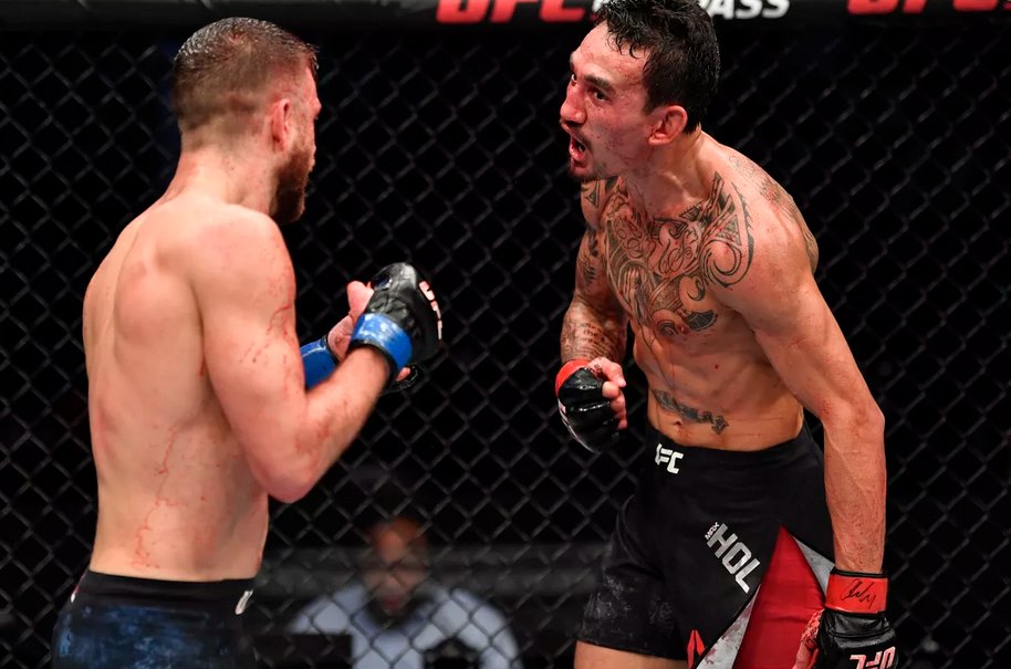 I watched Holloway vs KattarI was impressed w/pressure, precision, variety Max threwCommentators said Max didn’t spar for this fight. I didn't think much of it. I've heard many fighters not sparThen  @GladiatorLandon got me thinkingIs sparring something to avoid?THREAD