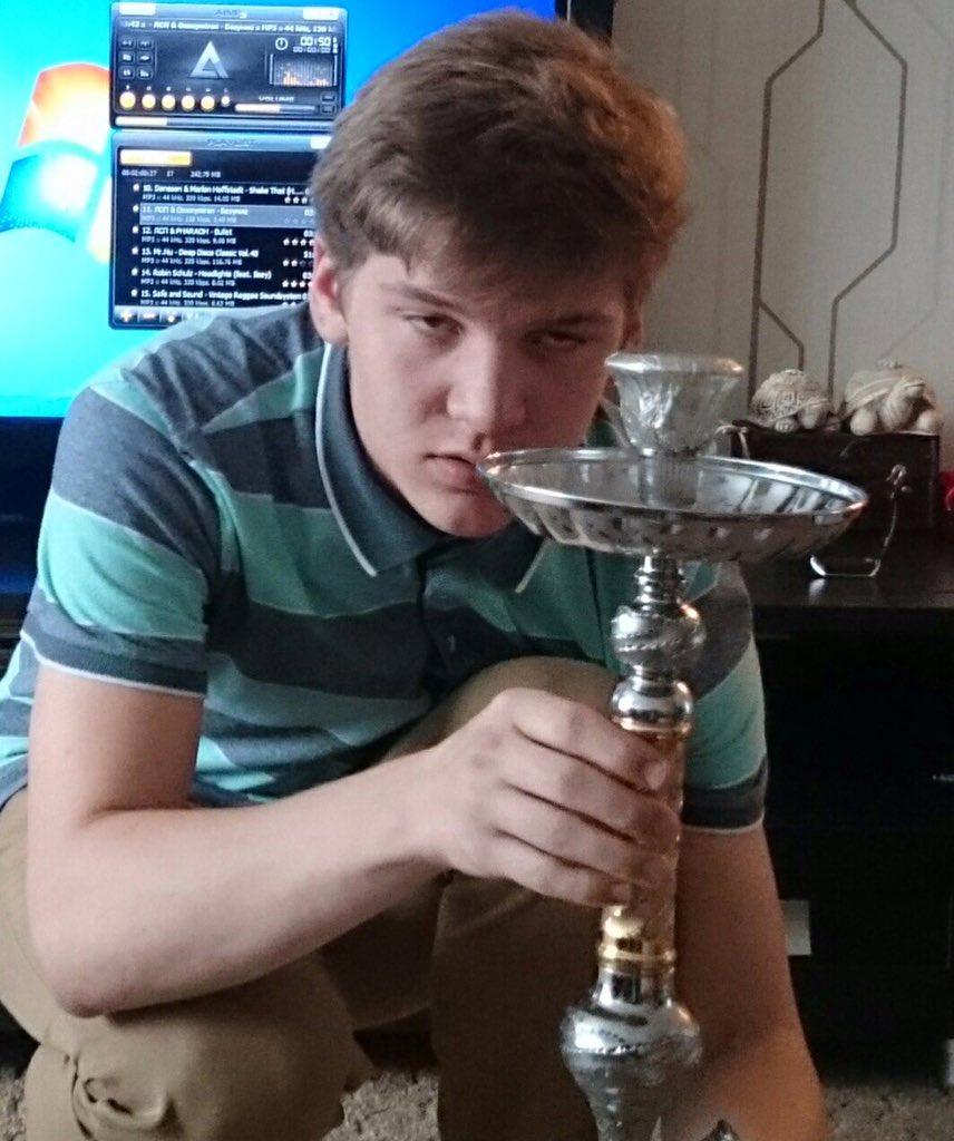 k_arkh's tweet photo. @AraslanovaM Метеозависимые люди https://t.co/9jO6MAzbD3