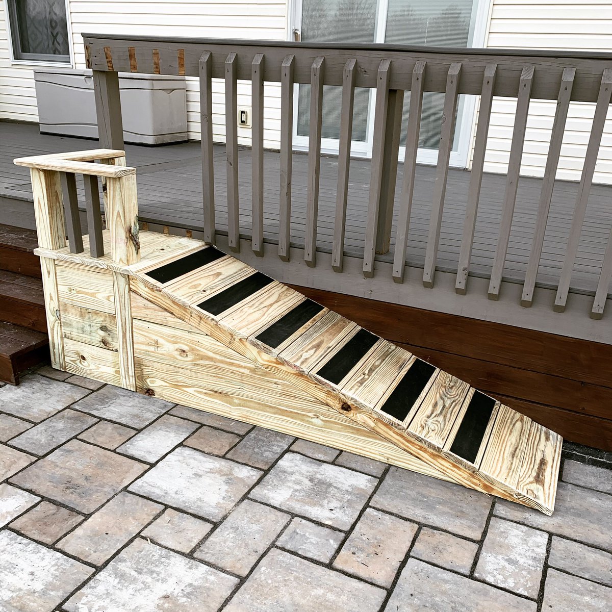 Makers Lane tweet media