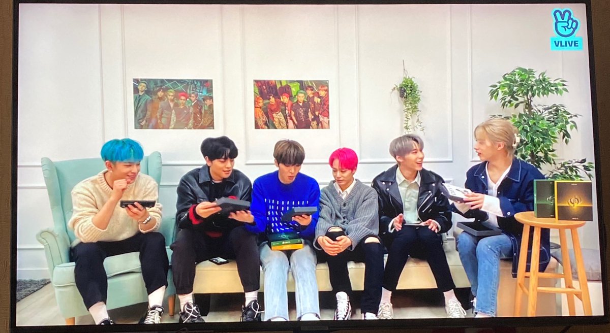 hansnuna's tweet photo. You deserve better!! Hope it will be Oneus’ first win!
#원어스_데빌_그누구도_반박불가 
#ONEUS_DEVIL_NoDiggity #ONEUS @official_ONEUS https://t.co/oRkirHTBoe