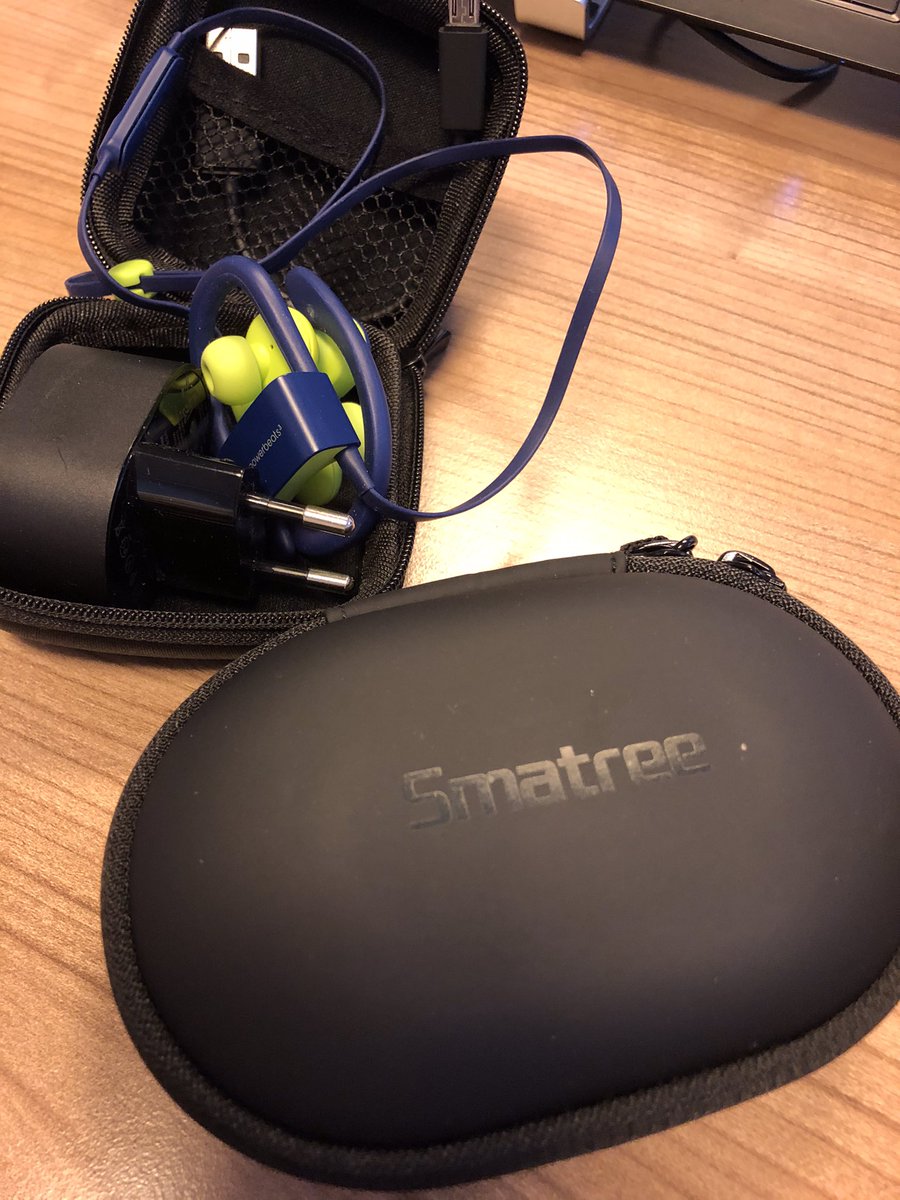 BORIMBR's tweet photo. #Powerbeats3 を新調した
どうにも良いケースと充電をどぉ〜するか考えていたので、これ買ってみた
ちょっと期待 https://t.co/UGx56T7lAD