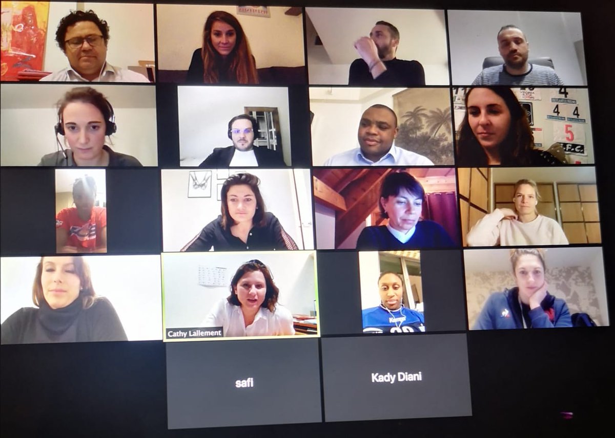 [SNB ACTU] La première réunion sur la professionnalisation du Sport féminin s’est tenue hier soir en présence de la Ministre Déléguée Chargée des Sports. 
Des échanges constructifs animés par des joueuses investies.
Le travail se poursuivra dans les prochaines semaines !