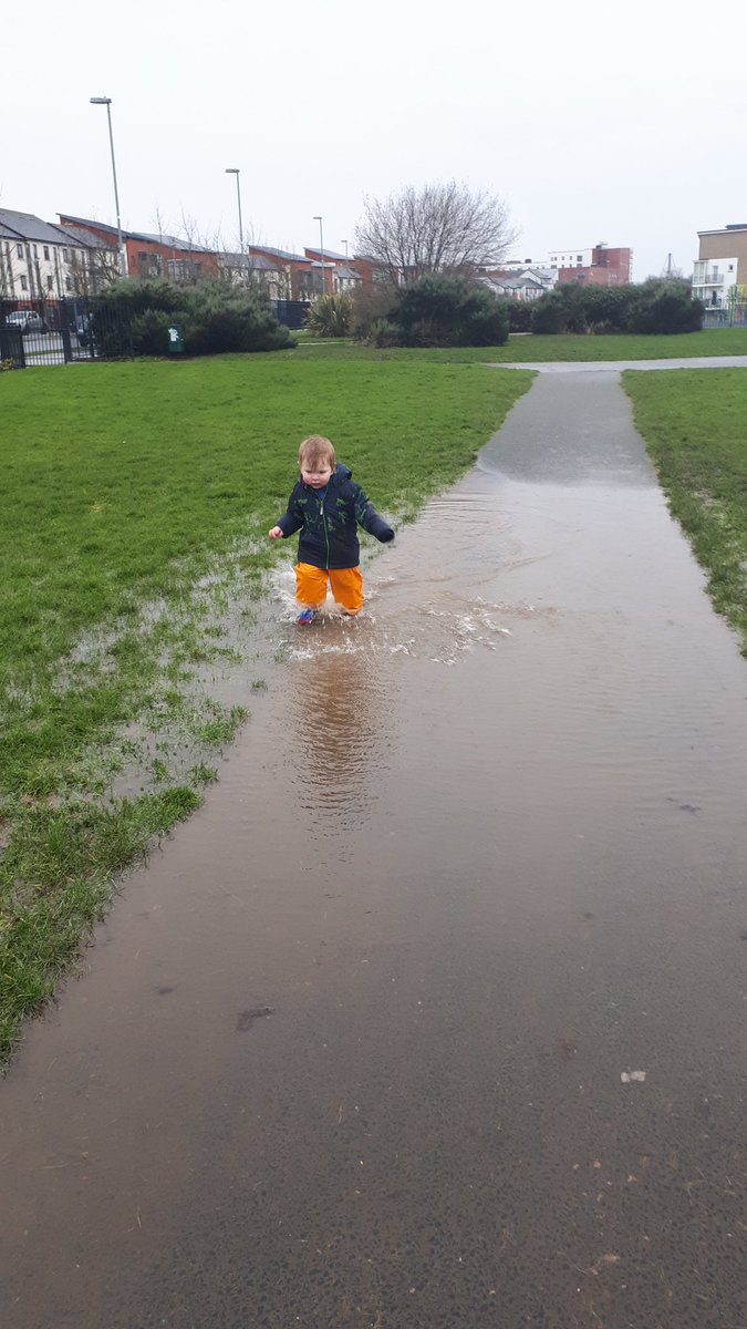 FoxeNicola's tweet photo. Day 19. Another virtual #ringofkerry walk for #100daysofwalking. Wet. Another beautiful sunrise. And a good old fashioned splash afterwards with the lil lad to bring smiles to a rainy day! #thelittlethings #puddlesplashing https://t.co/Y6sVjGRGCq