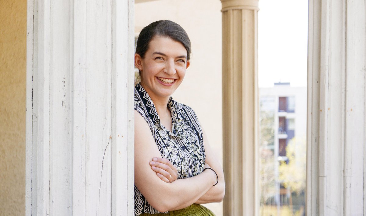 Darja Zaitsev aloittaa 1.2. Pohjoisen valokuvakeskuksen toiminnanjohtajana. Zaitsevilla on vakuuttava kokemus niin kotimaisten kuin kansainvälisten projektien kuratoinnista, organisoinnista ja toteuttamisesta. Kuva: Santeri Happonen photonorth.fi/fi/ajankohtais…