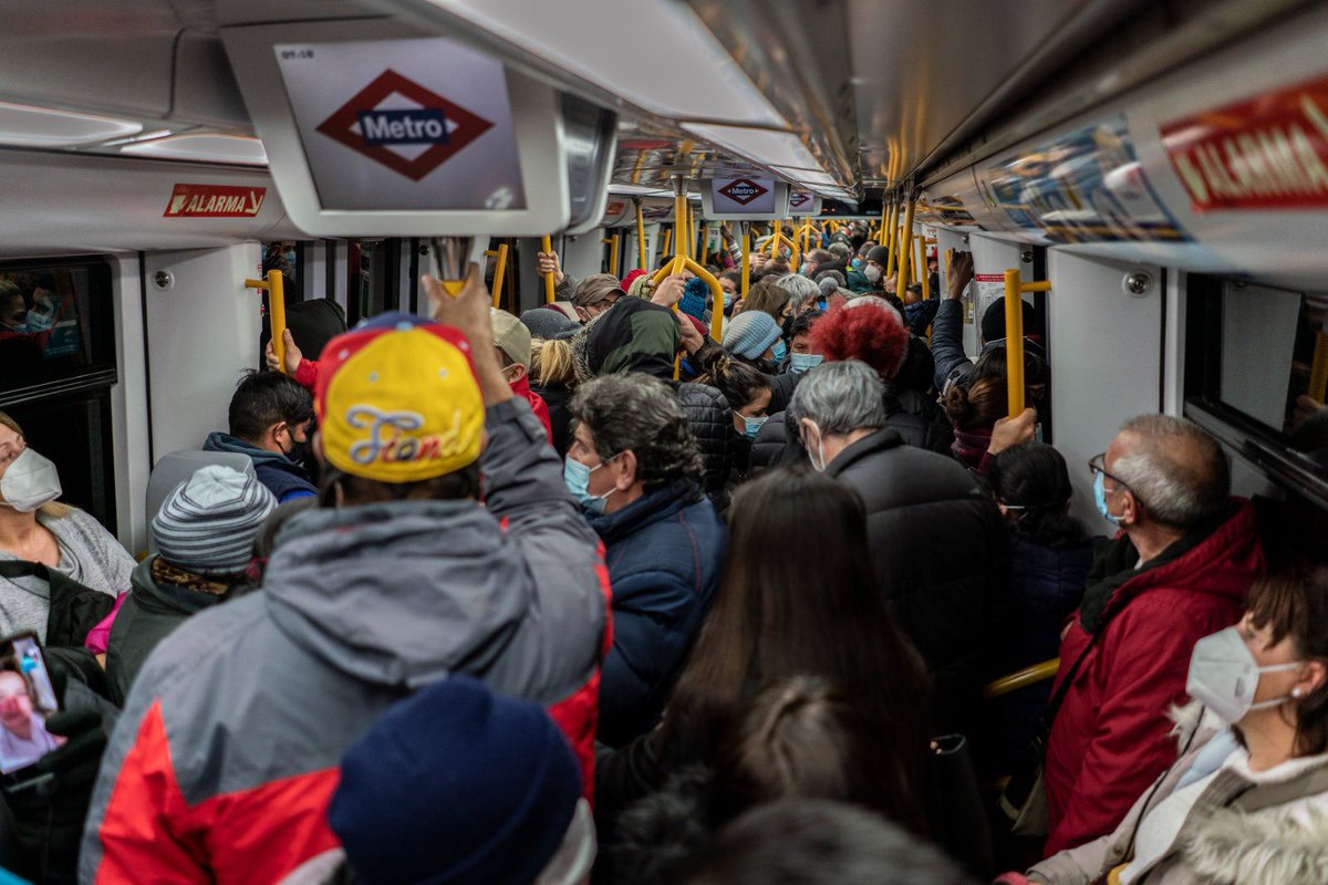ElAguijon_'s tweet photo. Fernando Simón: “No es popular, pero la medida que ha tenido mas impacto en el control de la transmisión hasta ahora en España, ha sido el cierre de los interiores de los bares” https://t.co/ogk403BZqO
