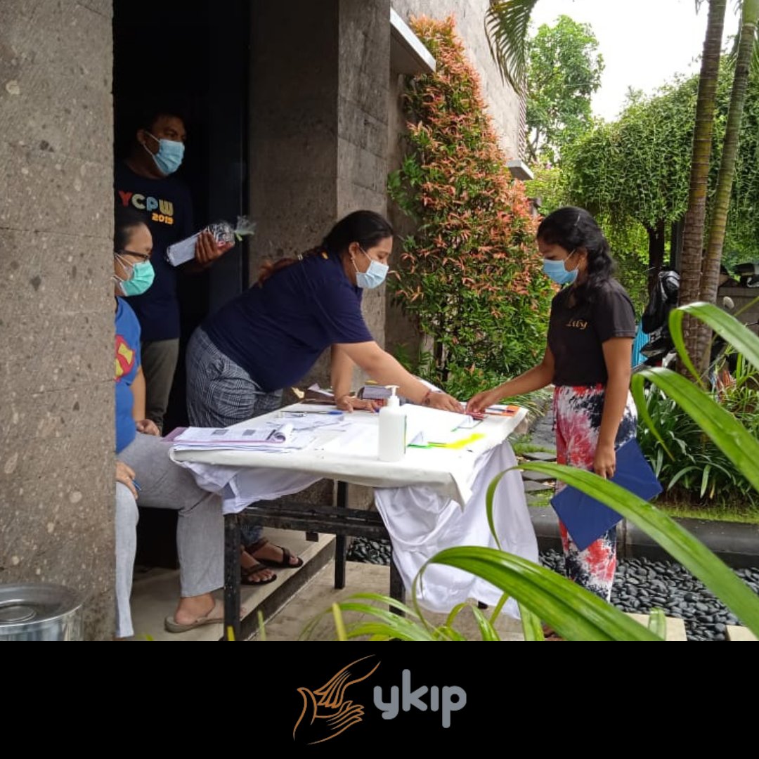 ykip_bali's tweet photo. How do you start the new year? #YKIP started the new year by conducting the school supplies distribution.
Despite the very heavy rain on January 17, YKIP held the donation distribution for Kuta and Sanur.
#bali #nonprofit #education #scholarship #gratitude #charity #donate https://t.co/jHKTpuLBFa