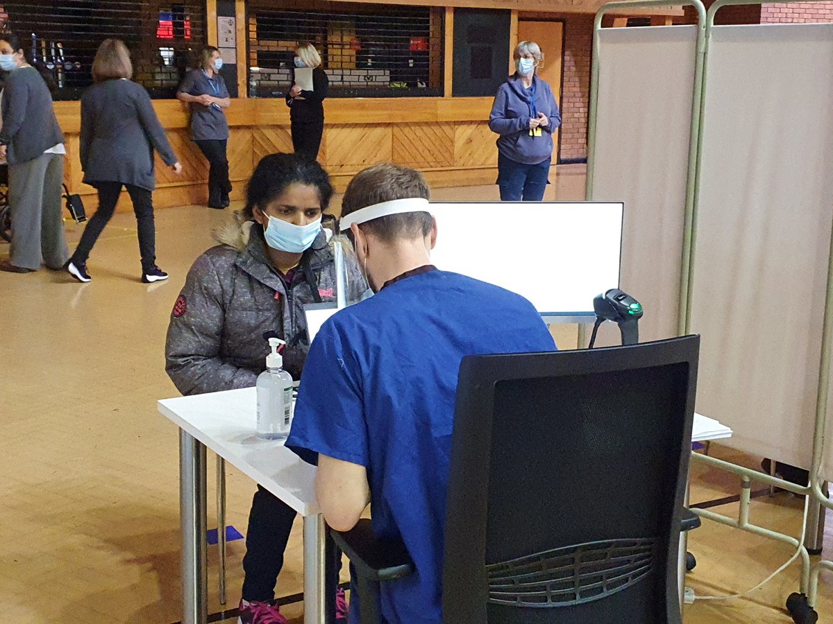 Super busy hosting media all day - thanks particularly to  @edwardjsault who broadcast live lunchtime and evening for  @BBCSouthNews and  @TristanPascoe who was on site super early for  @BBCRadioSolent! So important that we spread the news and encourage people to be vaccinated