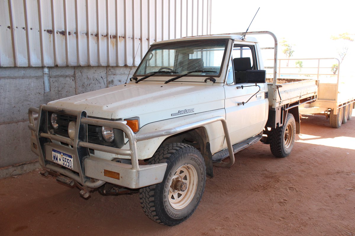QuadeAgri's tweet photo. 98 Landcruiser trayback, 349k kms https://t.co/OnuADFOETI