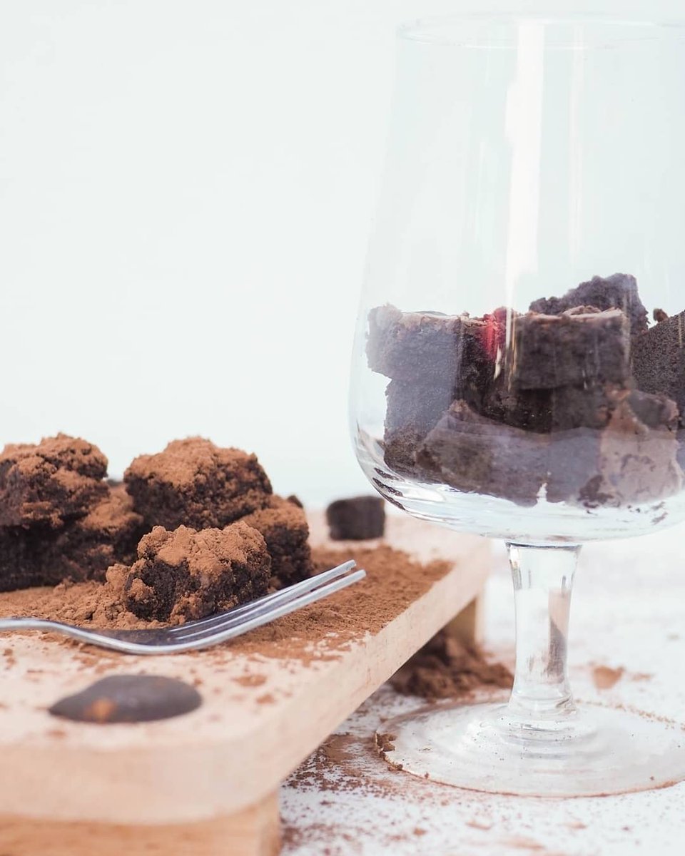 about_choc's tweet photo. ใครชอบ Brownies รส​เข้มข้น​ มาทางนี้
✨ไซส์ M 14*14 cm. ถาดละ 139.-
✨ไซส์  S 7*14 cm. กล่องละ79.-

❤️Promotion❤️
🎀ไซส์  M 4ถาดขึ้นไปเหลือถาดละ 125.-
🎀ไซส์ S 2ถาด เหลือถาดละ 69.-

✔ใช้วัตถุดิบ​อย่างดี
✖ไม่ใส่วัตถุกันเสีย

#บราวนี่ #ลุงพล #กาละแมร์ #อร่อยไปแดก​ #บอทใหม่ https://t.co/cJs8AZQtIL
