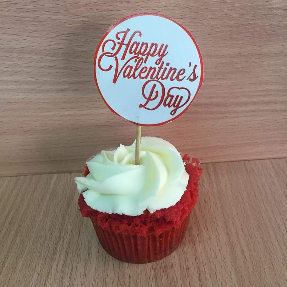 queee_nie's tweet photo. Valentine's cupcakes available to order with prices starting at 3k for half a dozen cupcakes. 

Let your love speak in yummy cupcakes 🤪 https://t.co/svHQKXbtTe