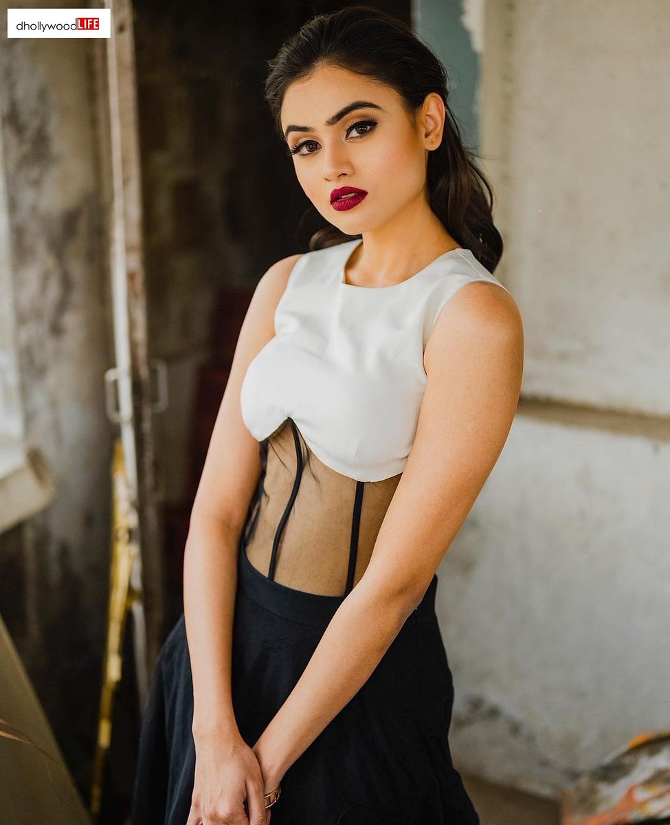 DhollywoodLife's tweet photo. Is she your recent crush? 🧐🧐
#prettygirl #cute #jankibodiwala #actor #dhollywoodlife #dhollywood #stars #celebs 
@imjankibodiwala https://t.co/ajVh2rex0A