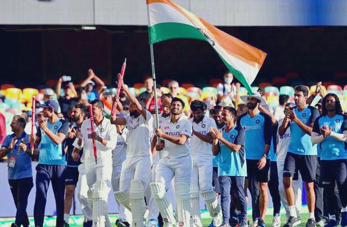 ManojTiwariMP's tweet photo. #INDvsAUS we did it 🎉👍🙏 https://t.co/kwqJys8Q7O