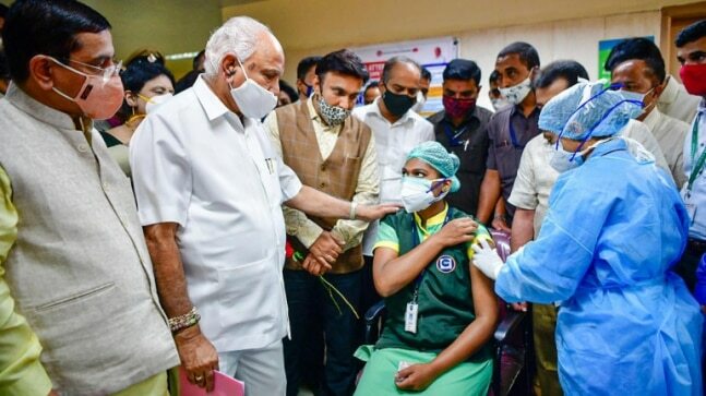 Karnataka resident doctors write to govt, ask for Covishield vaccine instead of Covaxin https://t.co/rHBAfS1GSy Karnataka resident doctors write to govt, ask for Covishield vaccine instead of Covaxin https://t.co/b4dq0PGRoE