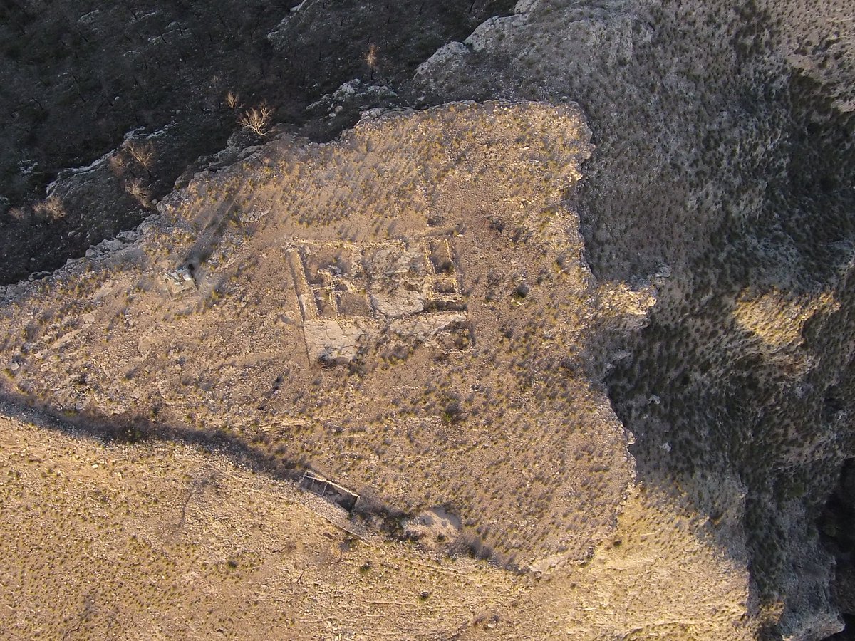 Arqueólogos de la UA descubren la puerta principal de la fortificación de Los Almadenes (Hellín) construida para servir de muelle de carga s.ua.es/JLb5