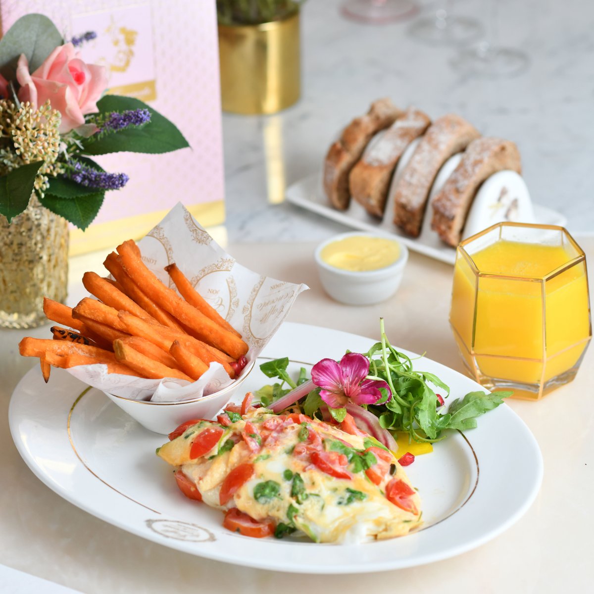 caffeconcerto's tweet photo. A colourful and healthy Omelette for breakfast 🌱😊
#breakfast #londonbreakfast #goodmorning #goodmorninglondon #foodporn #toprestaurantslondon #londoneats #golondonfood https://t.co/eoPyGdJkX2