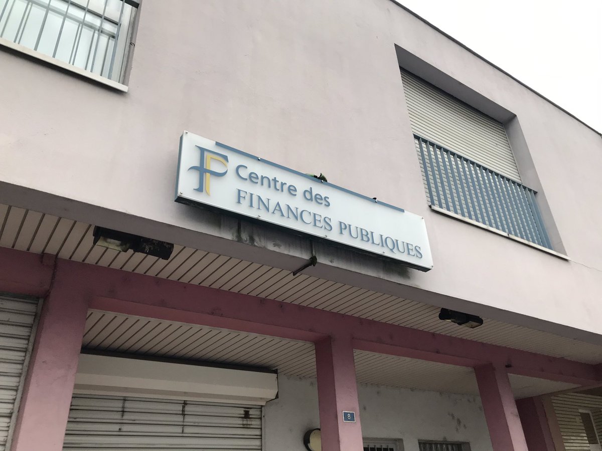 Une vingtaine d’agents des finances publiques rassemblés ce matin à Florange. Ils dénoncent des suppressions d’emplois, des fermetures de centres et une dégradation du service au public, dans le cadre du projet de loi finances 2021.
<a href="/F3Lorraine/">France 3 Lorraine</a>