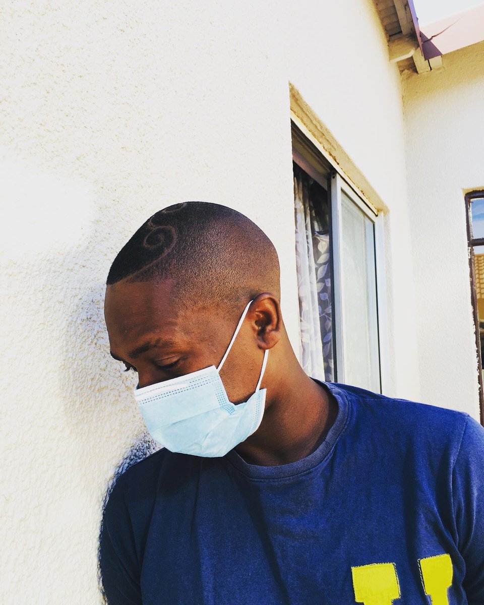 TshabalalaDevo's tweet photo. House calls are the best cause your Barber 💈 take his time to do your hair ❤️❤️ #HealthyFaith #lookingnice #selfmotivation #selfcare #haircut https://t.co/MrNnKYD8PM