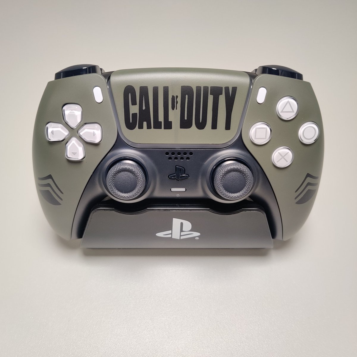 Primzstar_Modz's tweet photo. Just a few designs for our PS5 controllers, check out more on our website 👍

#ps5controller #customcontroller #PS5 https://t.co/wyxNqbhASz