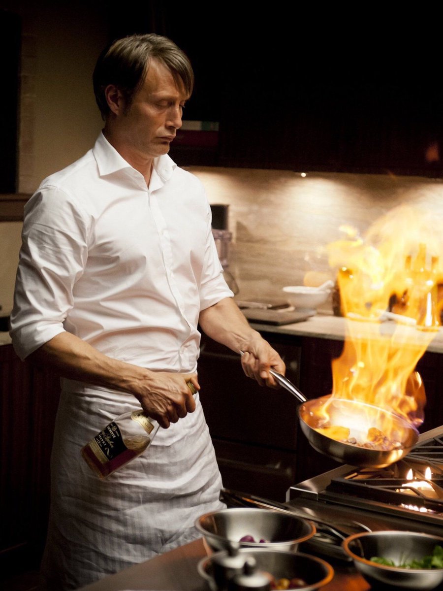 _iPumperdiddle's tweet photo. When I was searching for pictures of Hannibal for my favorite characters post I stumbled across these glorious stills 😭 #Hannibal #HannibalLecter #MadsMikkelsen #cannibalaesthetic #kitchendaddy https://t.co/TaB4eiWp75