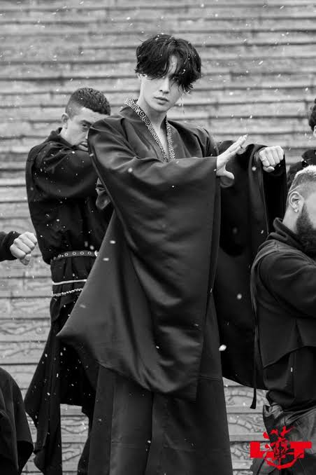 exonoisee's tweet photo. CONGRATULATIONS ZHANG YIXING!!
👉🏼Top Singer of the Year
👉🏼Singer of the Year
👉🏼Album of the Year - LIT
#LAY #Yixing #LayZhang #ZhangYixing #LIT #Lay_LIT https://t.co/5LjPRVswT5