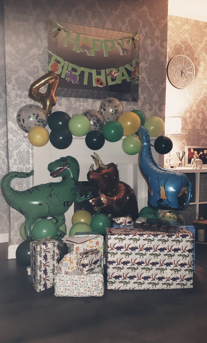 GooneyLisa's tweet photo. Happy 4th birthday Logi-Bear 🎉🦕🎁💙 https://t.co/jraIBUylWM